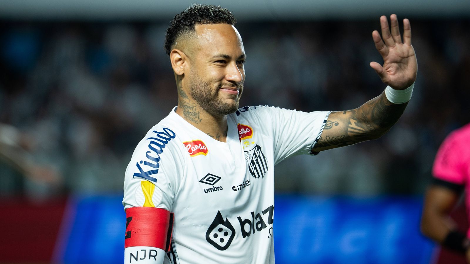 <strong>Neymar (FC Santos)</strong><br>Obwohl Neymar gerade erst zu Jugendklub Santos zurückgekehrt ist, wird im Hintergrund wohl schon an einem Europa-Comeback des brasilianischen Superstars gearbeitet. Laut der spanischen Zeitung "Sport" soll Berater Pini Zahavi seinen Klienten nicht nur bei dessen Ex-Klub FC Barcelona angeboten haben, sondern auch dem FC Bayern. Allerdings dürfte sich Zahavi sowohl ...