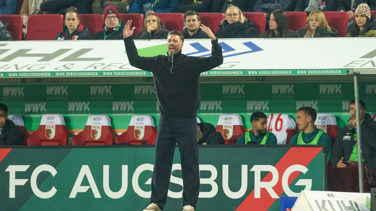 Augsburgs Trainer Sandro Wagner
