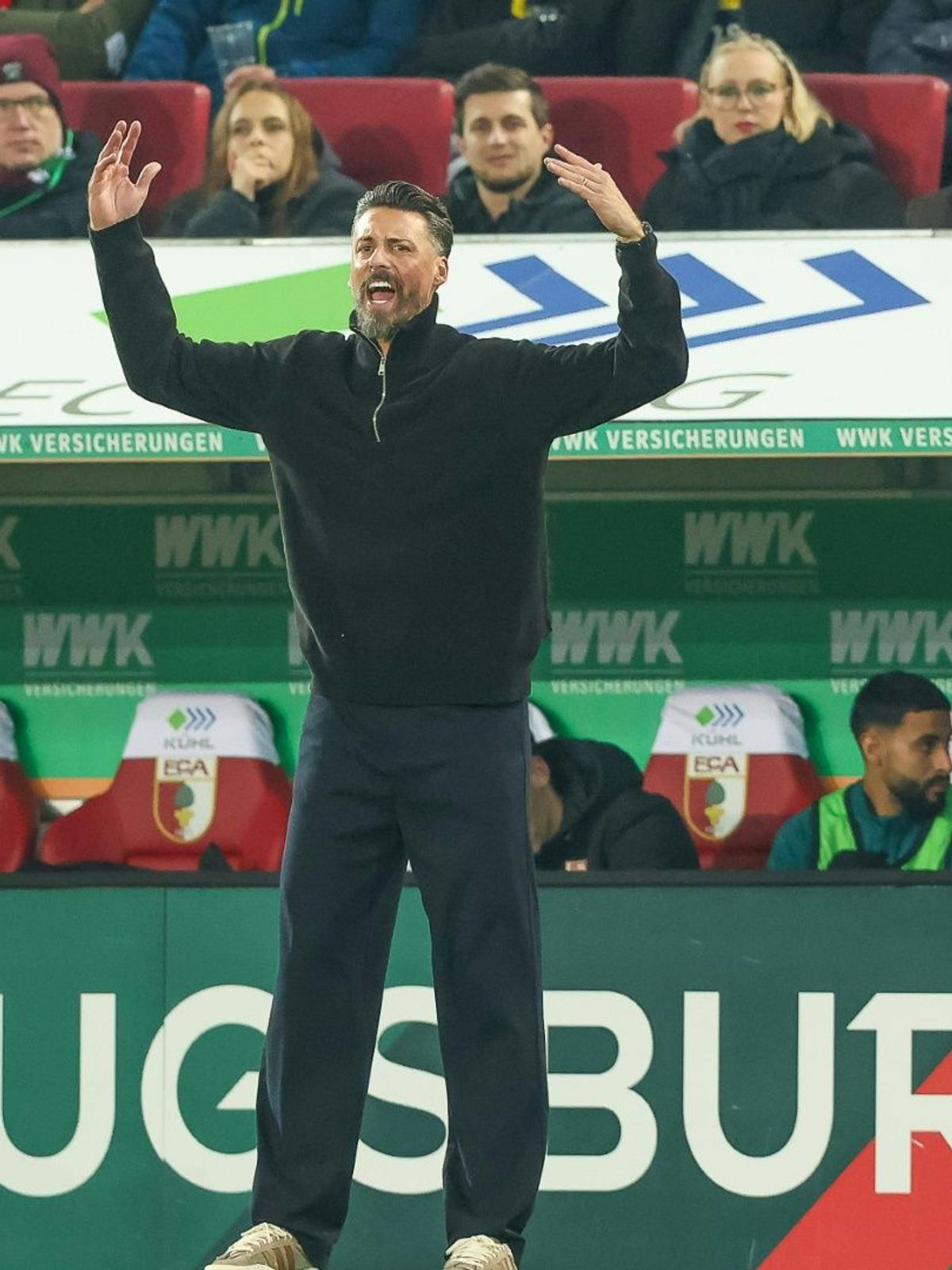 Augsburgs Trainer Sandro Wagner