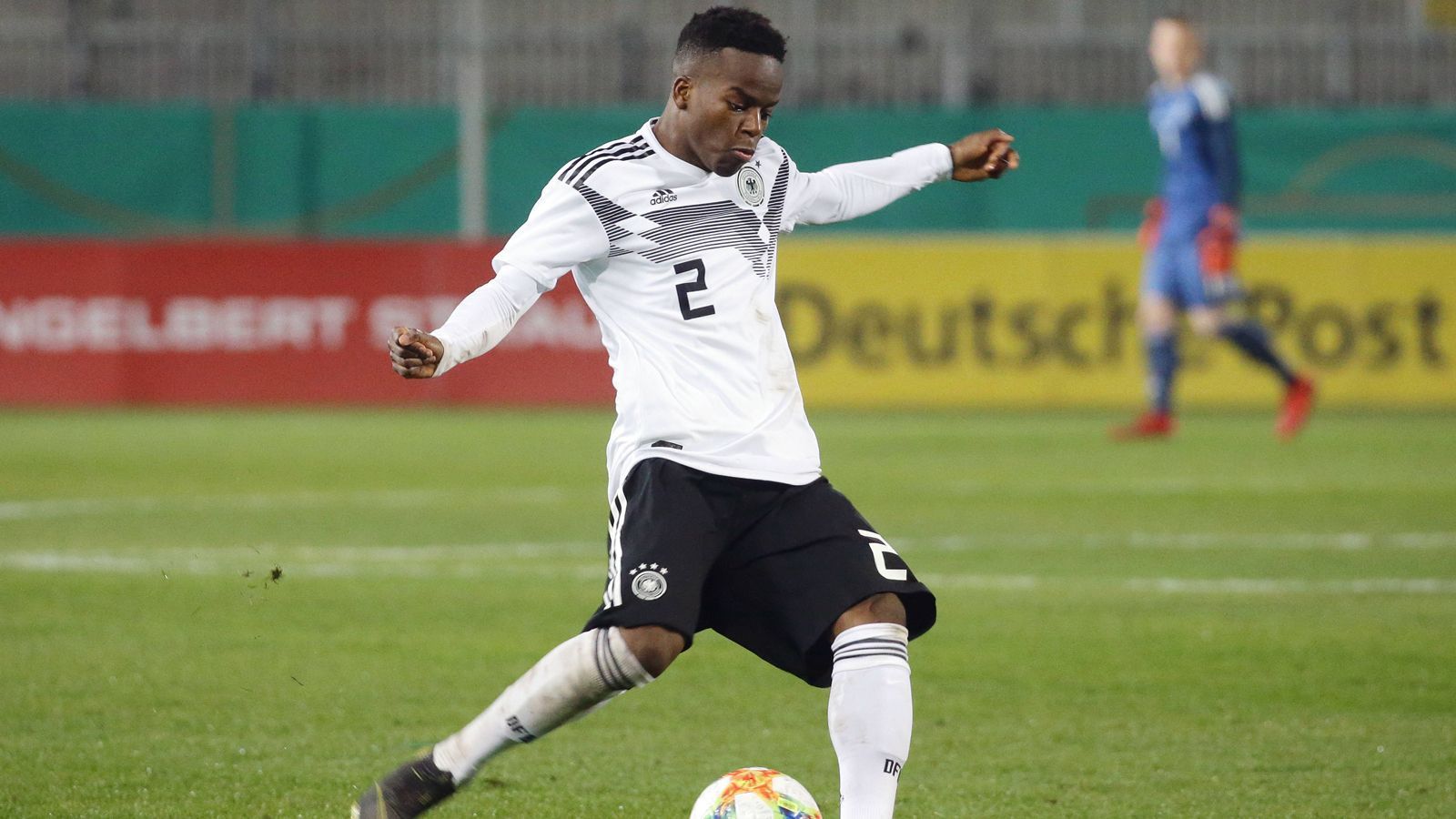 
                <strong>Alfons Amade (Rechter Verteidiger, Eintracht Braunschweig)</strong><br>
                Alter: 19Spiele in der U20: 6Spiele für 1. Mannschaft des Vereins: 1
              