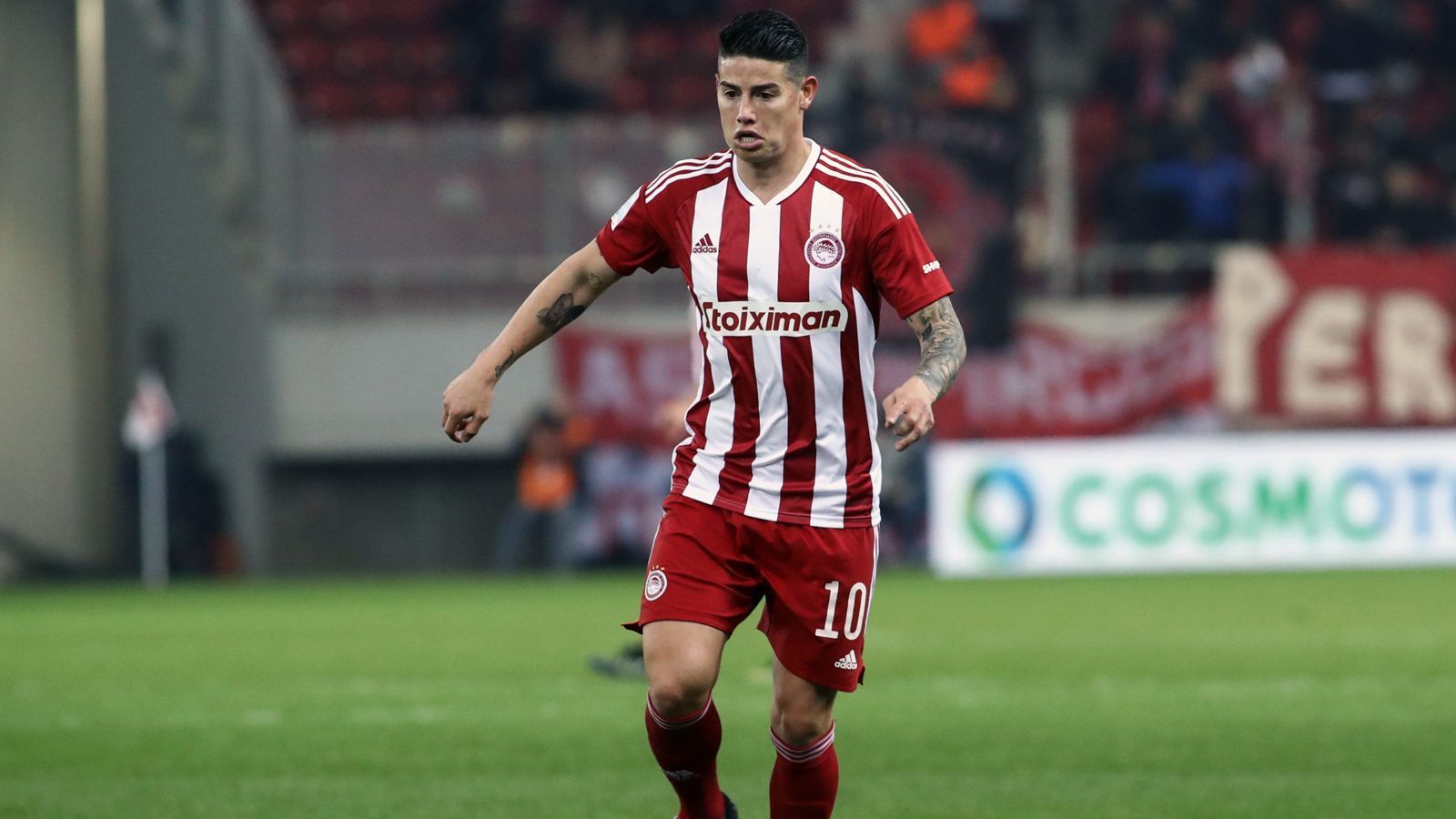 
                <strong>James Rodriguez (zuletzt Olympiakos Piräus)</strong><br>
                Nach nur 23 Pflichtspiel-Einsätzen ist das Kapitel Olympiakos Piräus für den früheren Real-Star und einstigen Königs-Leihtransfer der Bayern James Rodriguez schon wieder zu Ende. Der 31-Jährige löste seinen Vertrag im April 2023 auf, laut Medienberichten wäre aber ohnehin für den Sommer die Trennung angestanden, die nun vorgezogen wurde. Nun gibt es schon Gerüchte, dass der Kolumbianer möglicherweise in die Türkei wechseln könnte. Die Istanbuler Topklubs Galatasaray und Besiktas sollen demnach ein Auge auf den zweimaligen Champions-League-Sieger werfen, der für Olympiakos immerhin fünf Tore und sechs Vorlagen beisteuerte.
              