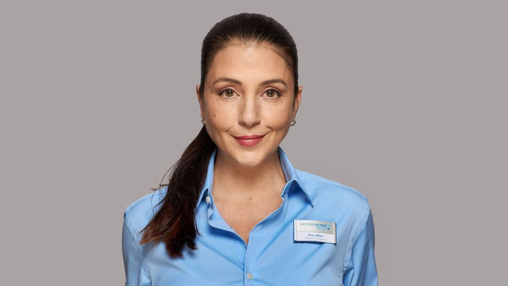 Der außergewöhnliche Weg von Arzu Bazman: Von der Medizintechnik zur Schauspielbühne