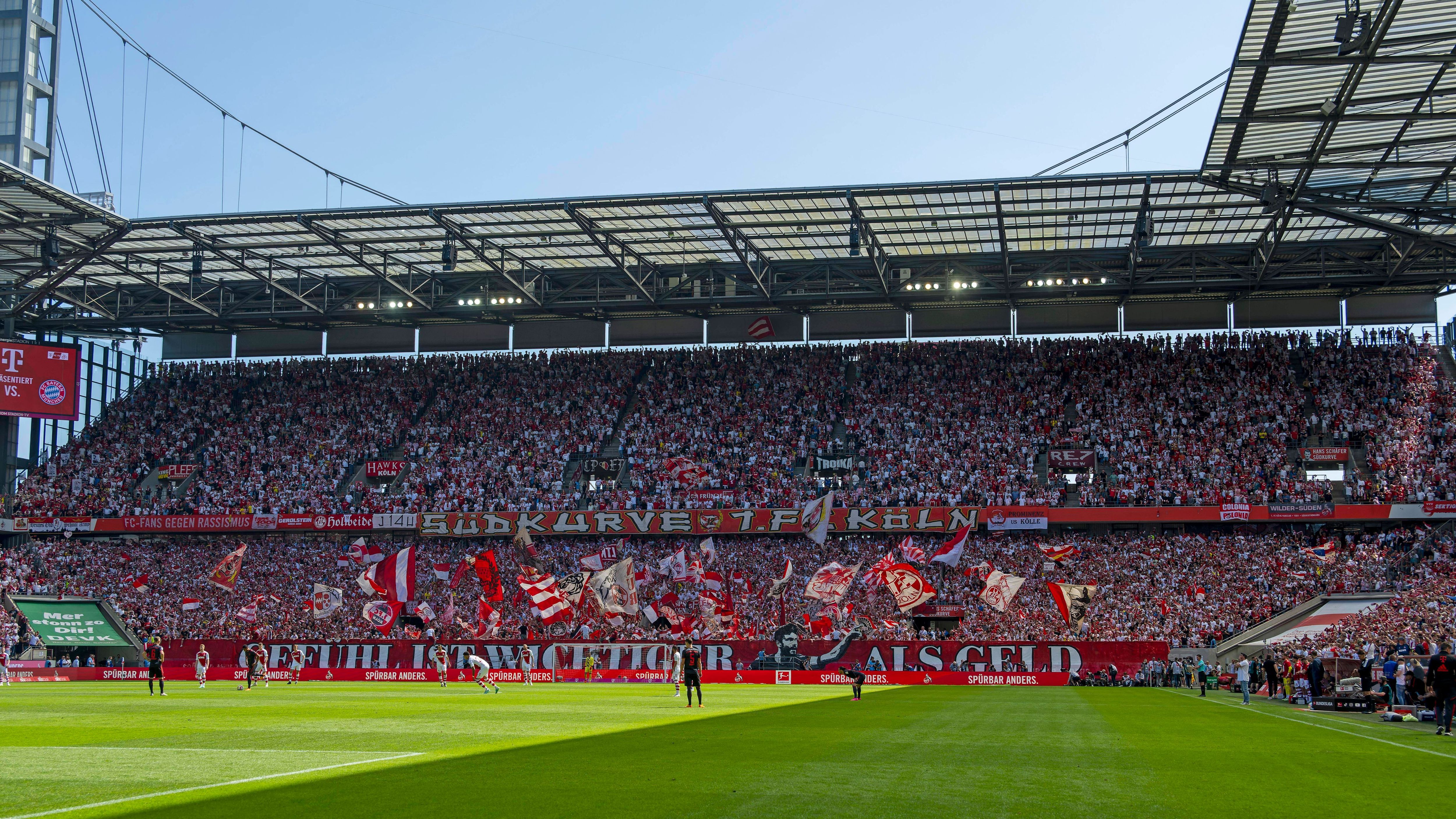 <strong>Promille-Grenze: <strong>1,1 </strong></strong>&nbsp; &nbsp; &nbsp; &nbsp; &nbsp; &nbsp; &nbsp; &nbsp; &nbsp; &nbsp; &nbsp; &nbsp; &nbsp; &nbsp; &nbsp; &nbsp; &nbsp; &nbsp; &nbsp; &nbsp; &nbsp; &nbsp; &nbsp; &nbsp; &nbsp; &nbsp; &nbsp; &nbsp; &nbsp; &nbsp; &nbsp; &nbsp; &nbsp; &nbsp; &nbsp; &nbsp; &nbsp; &nbsp; &nbsp; &nbsp; &nbsp; &nbsp; &nbsp; &nbsp; &nbsp; &nbsp; &nbsp; &nbsp; &nbsp; &nbsp; &nbsp; &nbsp; &nbsp;&nbsp; Ausgerechnet der 1. FC Köln und Borussia Mönchengladbach haben die gleiche Promille-Grenze im Stadion. Im Rheinland gibt es also nicht nur fußballerisch Konkurrenz. Auch RB Leipzig zieht bei 1,1 Promille die Grenze.