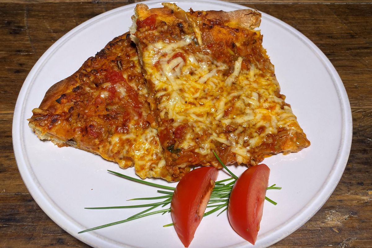 Pizza Bolognese