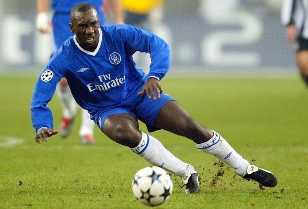 
                <strong>Platz 3: Jimmy Floyd Hasselbaink</strong><br>
                Jimmy, Jimmy, Jimmy Floyd Hasselbaink. Die Chelsea-Legende schafft es aufs Podest. Sechs Tore bei 62 Versuchen bringen ihm eine Quote von 9,7 Prozent ein.
              