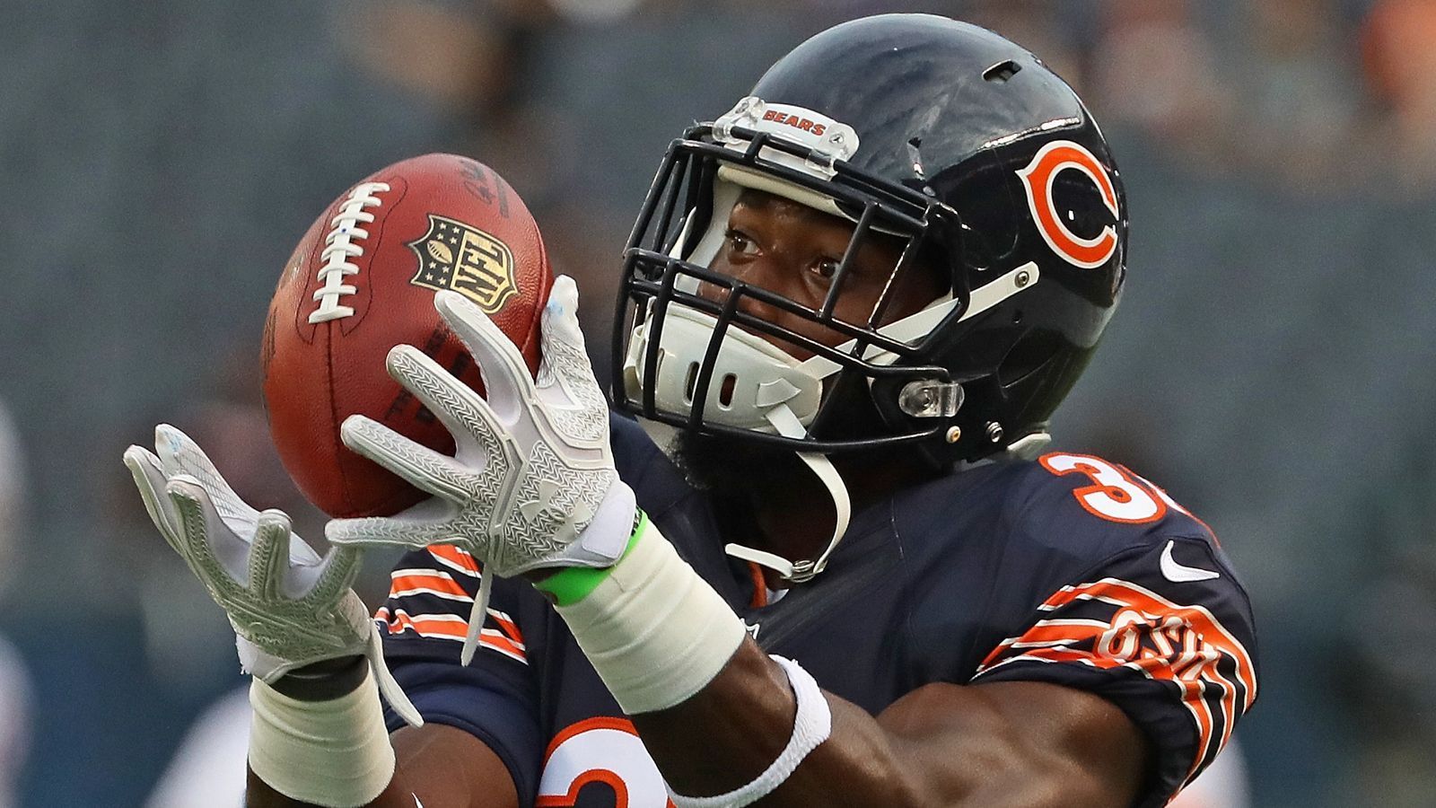 
                <strong>Strong Safety: Adrian Amos (Chicago Bears)</strong><br>
                 Stimmen
              