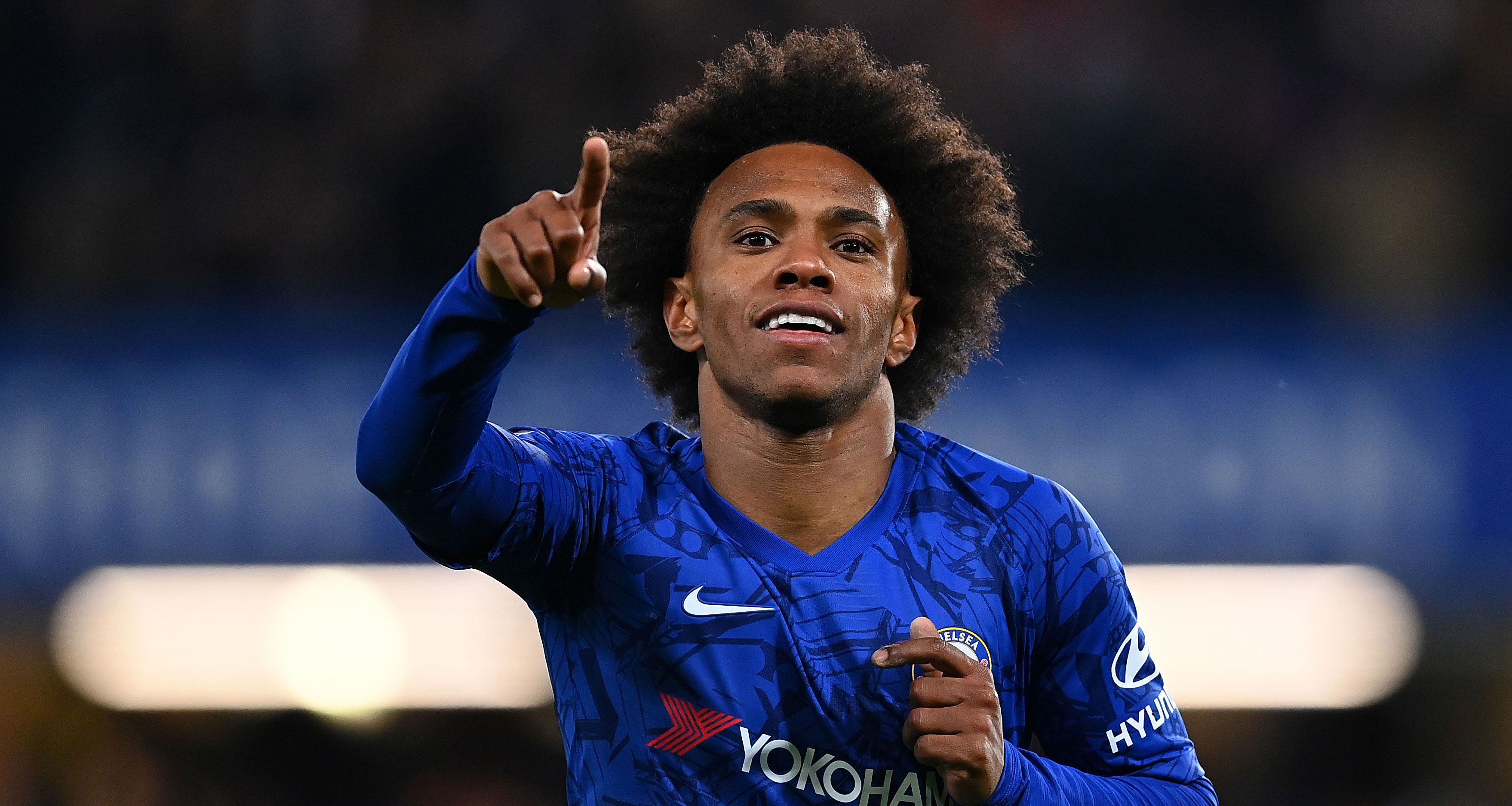 
                <strong>Willian (FC Arsenal)</strong><br>
                Der brasilianische Nationalspieler bleibt in der englischen Hauptstadt und wechselt vom FC Chelsea zum FC Arsenal. "Ich bin überzeugt, dass er ein Spieler ist, der für uns den Unterschied ausmachen kann", erklärte Arsenal-Trainer Mikel Arteta auf der Homepage des Vereins. Der brasilianische Nationalspieler wechselt ablösefrei zum amtierenden FA-Cup-Sieger und unterschreibt einen Dreijahresvertrag bei den "Gunners". Der 32 Jahre alte Flügelspieler hatte seit 2013 beim FC Chelsea gespielt und mit den "Blues" unter anderem die Premier League, den FA-Cup und die Europa League gewonnen. Beim FC Arsenal wird Willian zukünftig mit der Rückennummer 12 auflaufen.
              