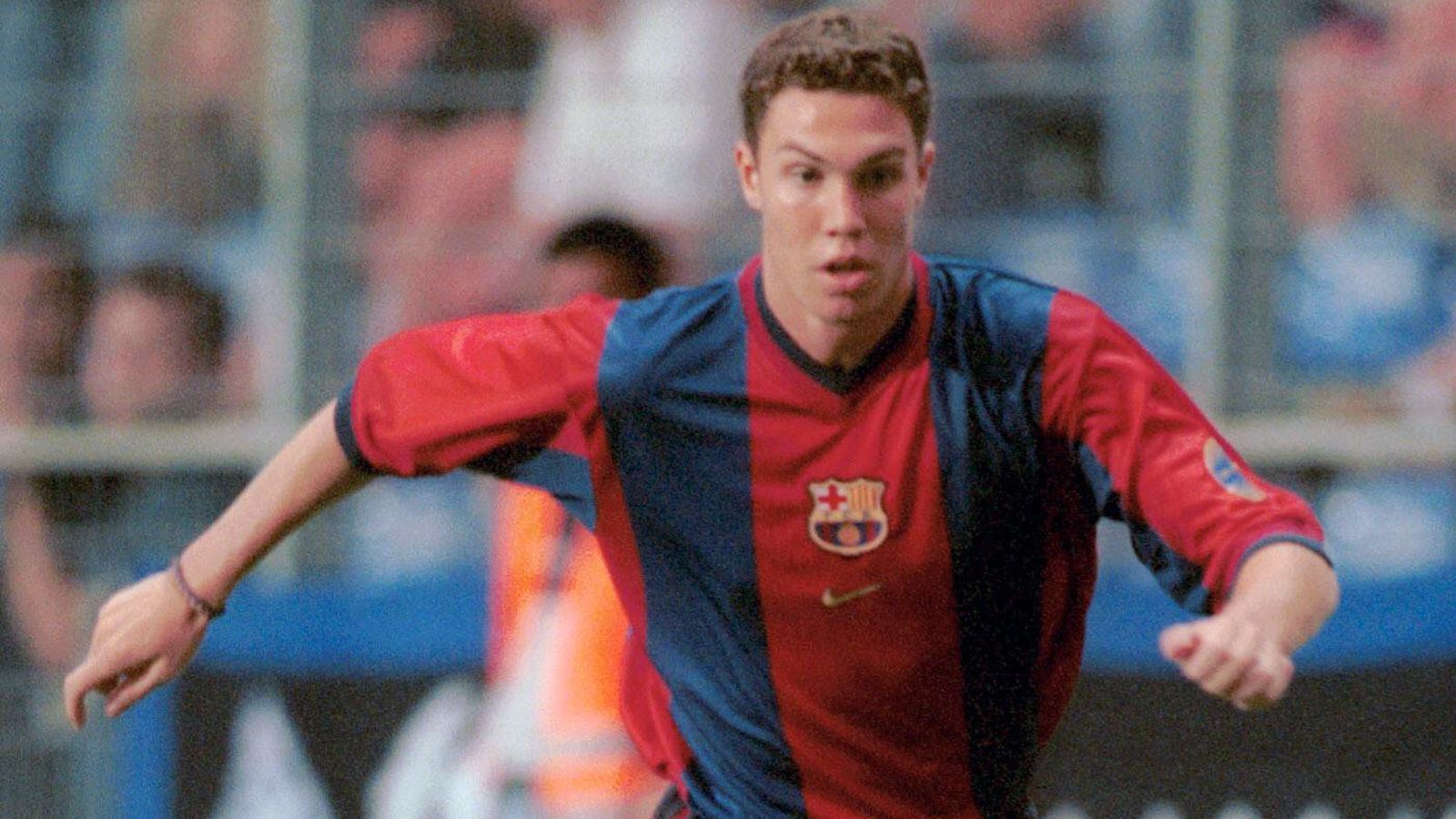 
                <strong>Platz 6 - Nano</strong><br>
                Alter beim Debüt: 17 Jahre, vier Monate, zwei TageDebüt beim Spiel FC Barcelona - Real Saragossa 2:0 (22. August 1999)Spielt heute für: Karriere beendet
              
