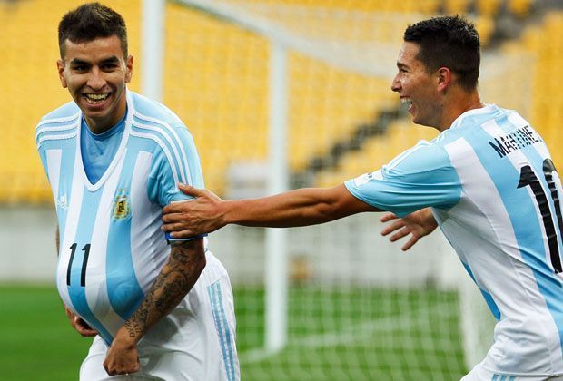 
                <strong>Angel Correa (Argentinien)</strong><br>
                Das erste Ausrufezeichen bei der WM setzte Argentiniens Angel Correa (l.). Der Stürmer von Atletico Madrid erzielte beim enttäuschenden 2:2-Unentschieden der Gauchos gegen Panama einen Doppelpack. Macht er so weiter, dürfte sein Debüt in Madrid näherrücken.
              