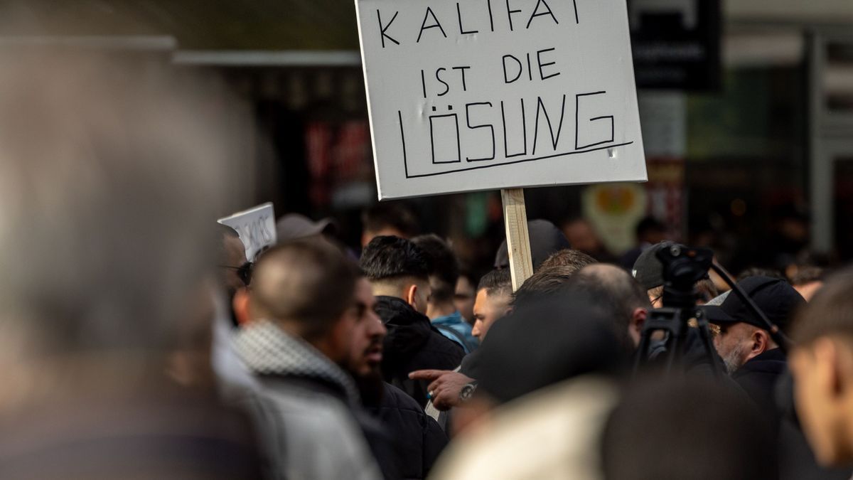 Islamisten-Demonstration postuliert Kalifat als Lösung