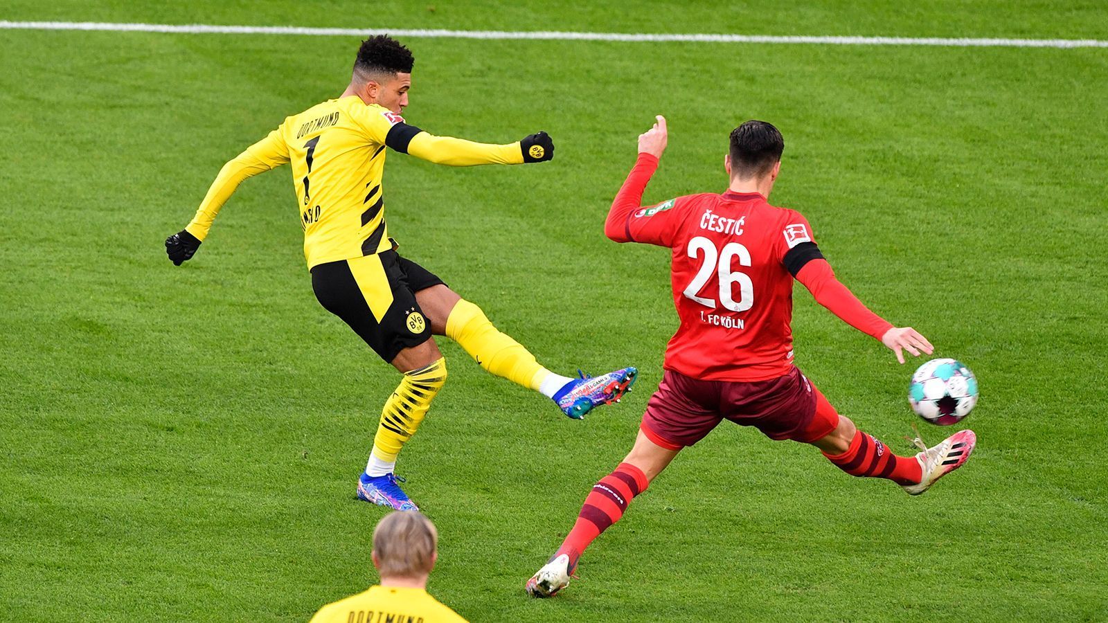 
                <strong>Die meisten Aluminiumtreffer</strong><br>
                1. Platz (geteilt): Jadon Sancho (Borussia Dortmund), Nicolas Gonzales, Mateo Klimowicz (beide VfB Stuttgart), Robert Lewandowski (FC Bayern München), Patrick Herrmann (Borussia Mönchengladbach), Yussuf Poulsen (RB Leipzig), Jean-Philippe Mateta (1. FSV Mainz 05), Krzysztof Piatek (Hertha BSC) - 2 Aluminiumtreffer
              