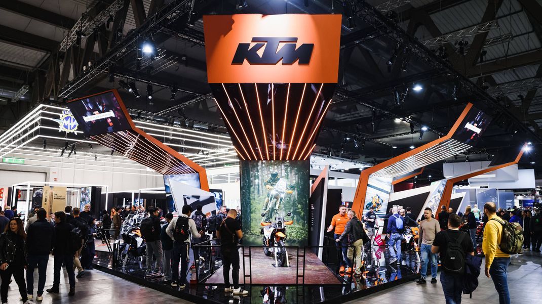 Der KTM-Stand auf einer Messe in Mailand.