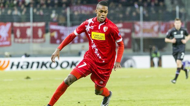 
                <strong>Edimilson Fernandes</strong><br>
                Borussen-Sportdirektor Max Eberl hat mit Edimilson Fernandes offenbar einen weiteren Youngster im Auge. Laut "Sportbild" soll sich Eberl bereits mit dem 20-jährige Mittelfeldspieler des FC Sion getroffen haben. Allerdings soll sich Sion-Boss Christian Constantin bislang quer stellen. Der Vereisnbesitzer und –präsident will Fernandes unter einer 10-Millionen-Ablöse auf keinen Fall ziehen lassen. (Quelle: "Sportbild")
              