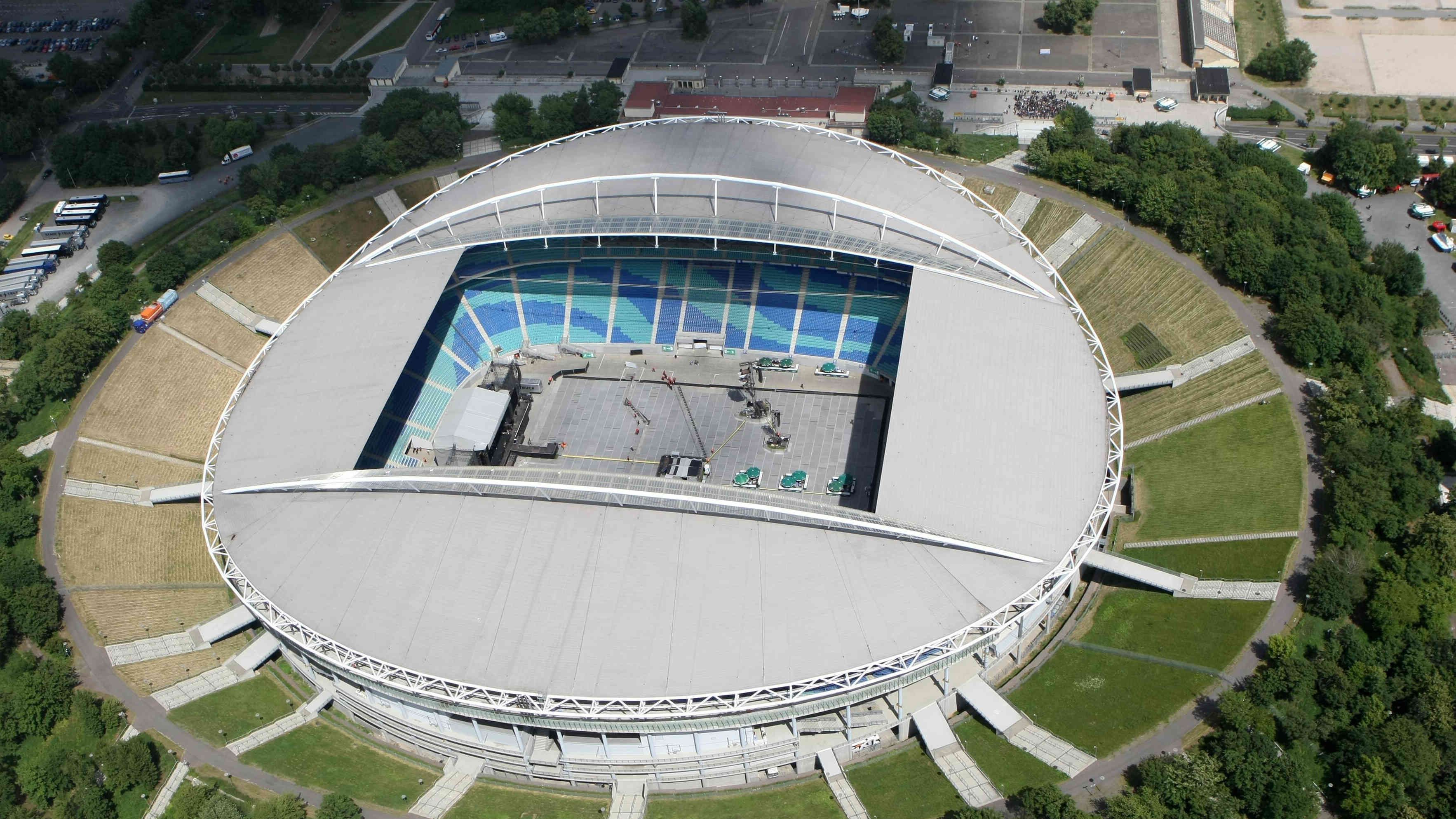 
                <strong>RB Leipzig</strong><br>
                Rasenballsport Leipzig hat das alte Leipziger Zentralstadion in "Red Bull Arena" umbenannt.
              