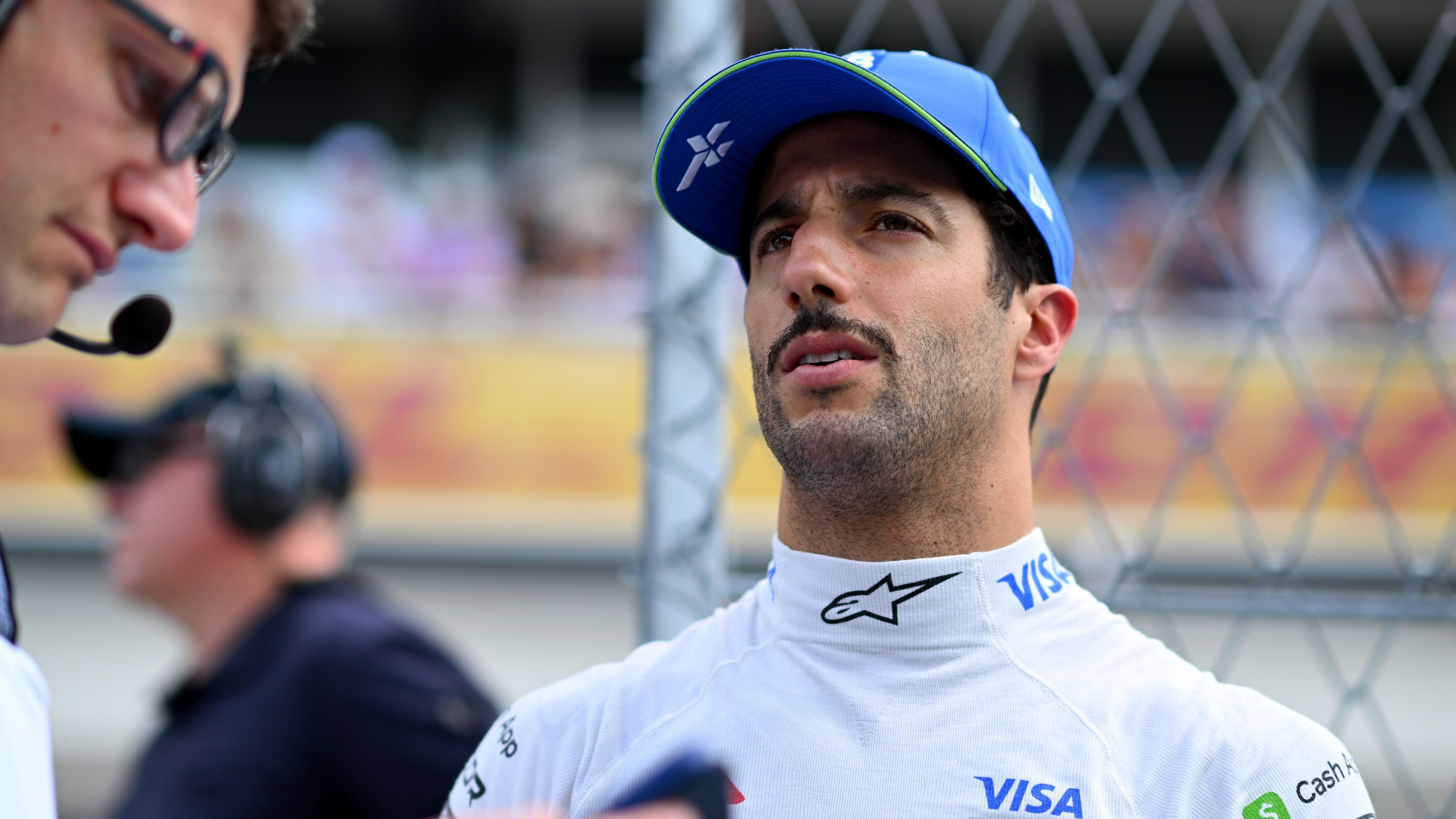 <strong>Verlierer: Daniel Ricciardo</strong><br>Deshalb gehört der Australier auch zu den Verlierern. Im Sprint überraschte er noch positiv mit Platz vier, im Rennen konnte er die gute Leistung nicht bestätigen. Es kristallisiert sich mehr und mehr heraus, dass er 2024 nicht um einen möglichen Platz bei Red Bull fährt, sondern um seine Zukunft. Er muss endlich konstant liefern.