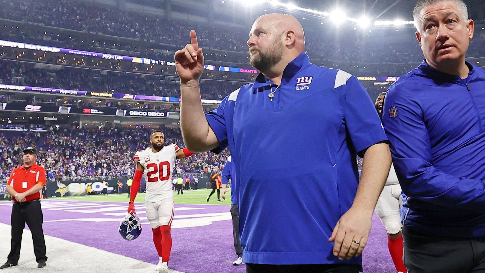 
                <strong>Coach of the Year</strong><br>
                &#x2022; Brian Daboll (New York Giants)<br>
              
