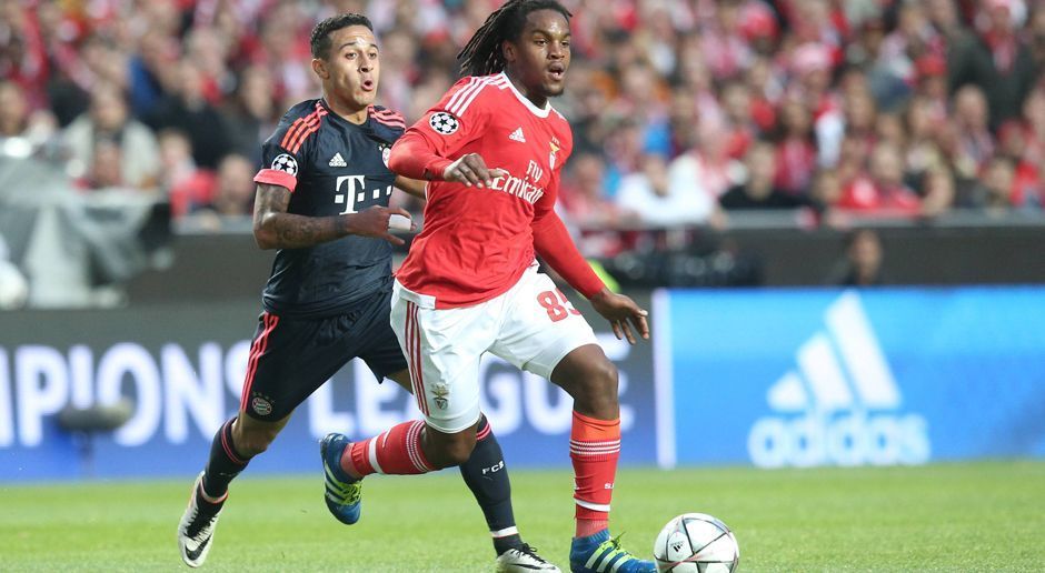 
                <strong>Renato Sanches (Zugang FC Bayern)</strong><br>
                Renato Sanches (Zugang FC Bayern): Den Münchnern gelingt ein Überraschungs-Coup. Der deutsche Relkordmeister sticht im Werben um das portugiesische Toptalent zahlreiche Konkurrenten aus. "Wir haben ihn bereits über längeren Zeitraum beobachtet", sagt Vorstandsvorsitzender Karl-Heinz Rummenigge in der Pressemitteilung. Der Transfer kostet den FC Bayern 35 Millionen Euro zuzüglich möglicher Bonuszahlungen. Renato Sanches erhält einen Fünfjahresvertrag.
              