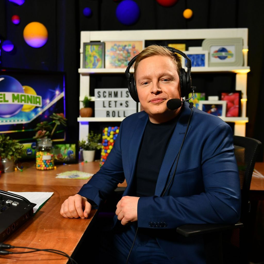 Moderator von "Murmel Mania" und "99 - Wer schlägt sie alle?" Florian "Schmiso" Schmidt-Sommerfeld wird fester Teil von SAT.1-Entertainment