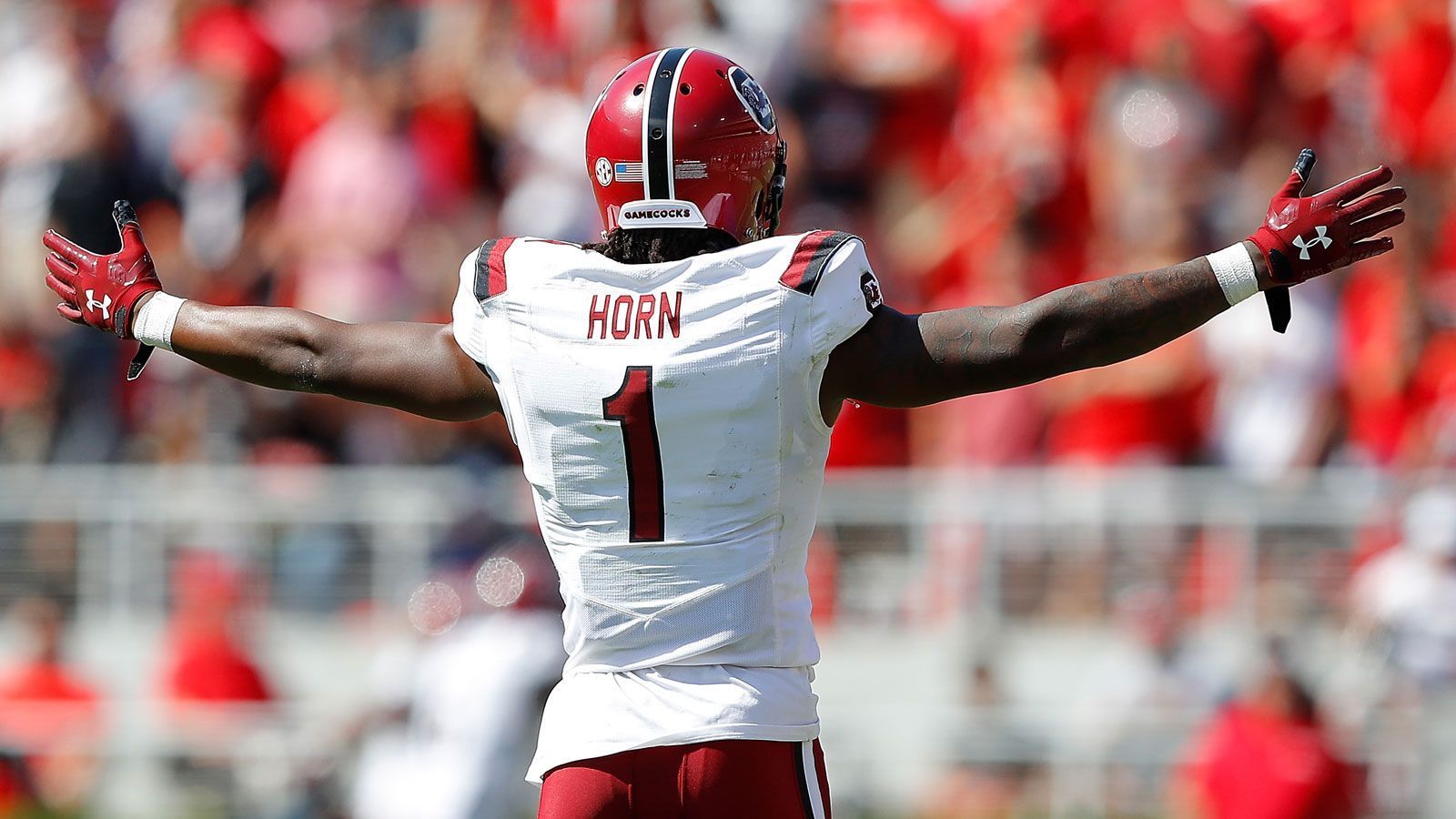 
                <strong>12. Pick: Philadelphia Eagles - Jaycee Horn (Cornerback)</strong><br>
                Ähnlich wie bei den Cowboys plagen die Eagles chronische Cornerback-Probleme. Horn ist ein athletischer Passverteidiger, der gerade in Manndeckung seine Stärken hat. In der vergangenen Saison hat Horn in sieben Spielen lediglich acht Catches zugelassen.
              