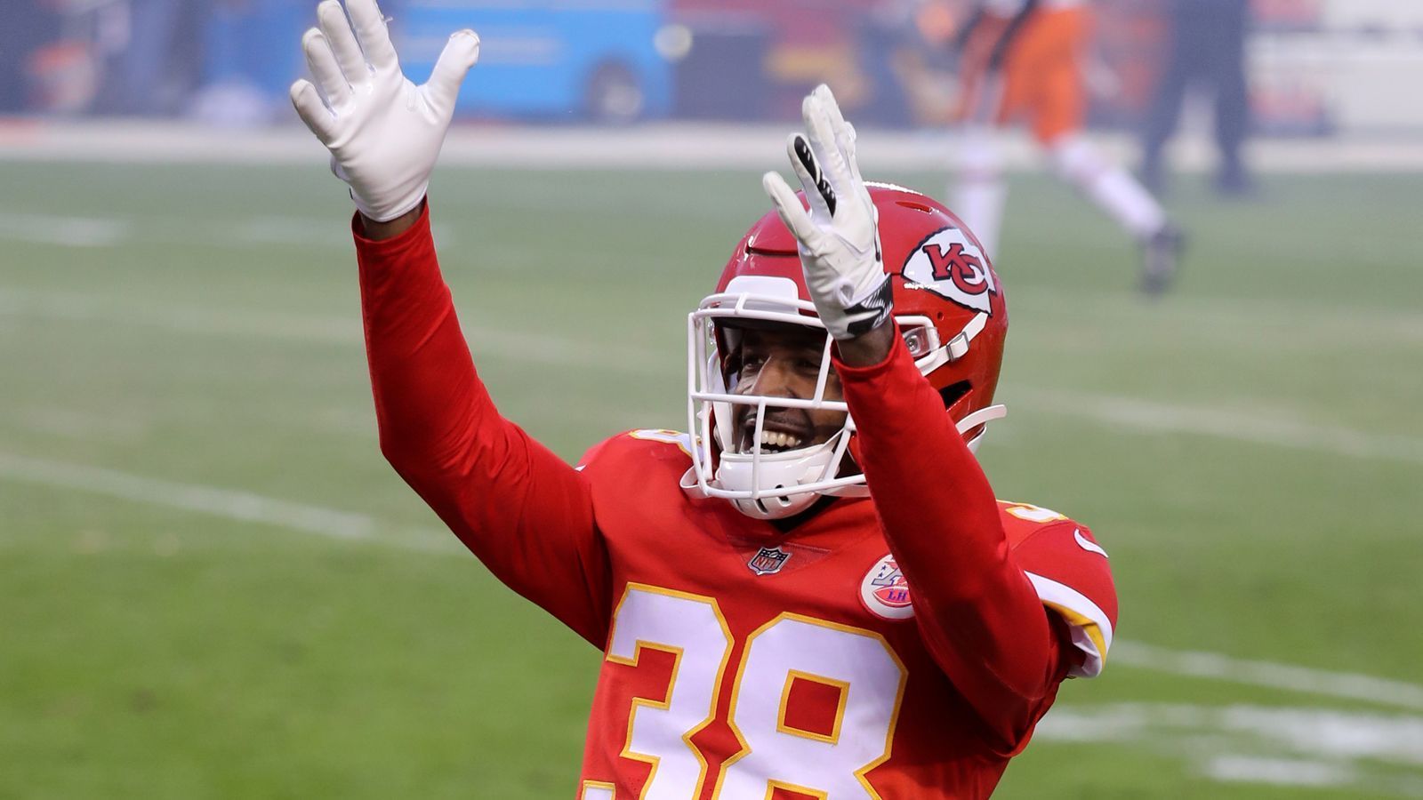 
                <strong>L'Jarius Sneed (Cornerback - Kansas City Chiefs)</strong><br>
                Zwar konnte Top-Rookie L'Jarius Sneed nur neun Spiele in seiner ersten NFL-Saison bestreiten, dafür zeigte er in den wenigen Einsätzen, warum die Chiefs in der vierten Runde des Drafts einen richtig guten Fang gemacht haben. 31 Tackles, drei Interceptions und zwei Sacks sind für seine begrenzte Spielzeit Top-Werte. In den Playoffs sollte man also ein Auge auf Sneed haben. 
              