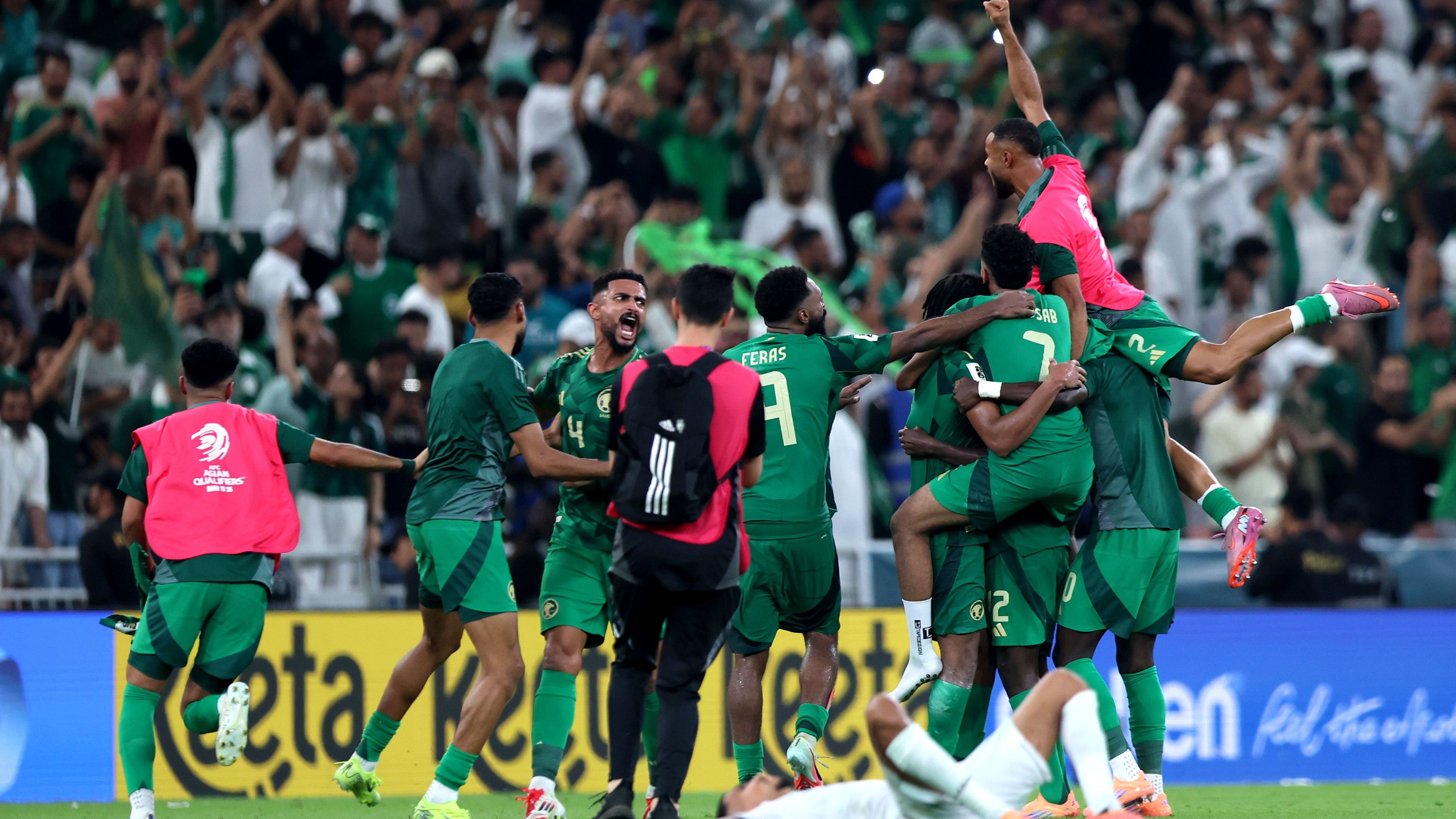 <strong>Saudi-Arabien</strong><br>Am selben Abend wie Katar sicherte sich auch Nachbarland Saudi-Arabien das Ticket zur WM. Ein 0:0-Unentschieden reichte dem Team aus dem nahem Osten. Damit stehen alle neun Teilnehmer aus Asien bereits fest.