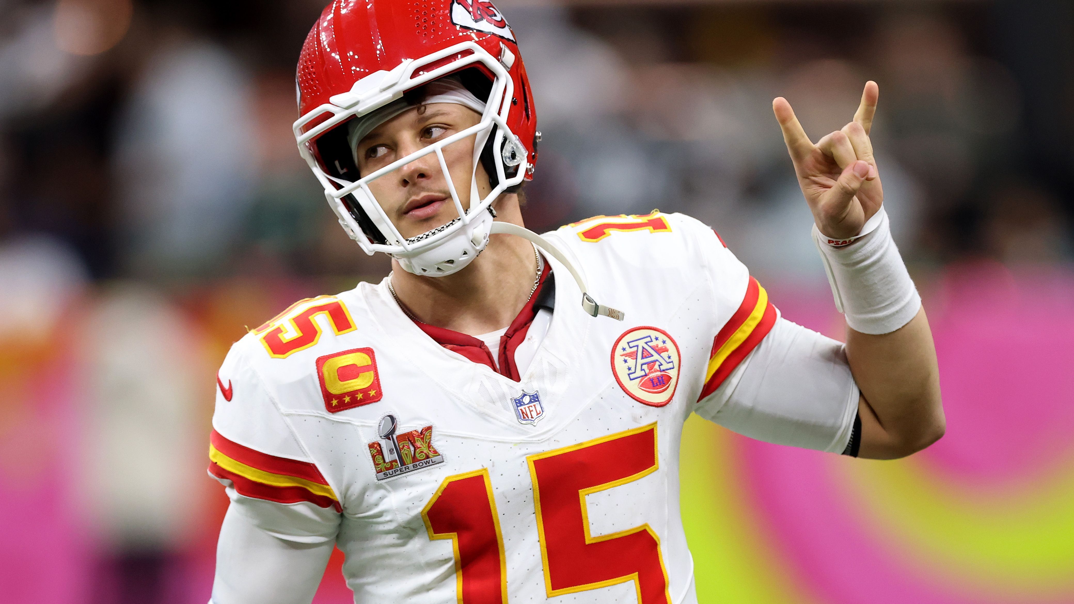 <strong>Kansas City Chiefs: Patrick Mahomes</strong><br>Position: Quarterback<br>Gehalt 2025: 28,1 Millionen US-Dollar<br>Vertragsende: 2032