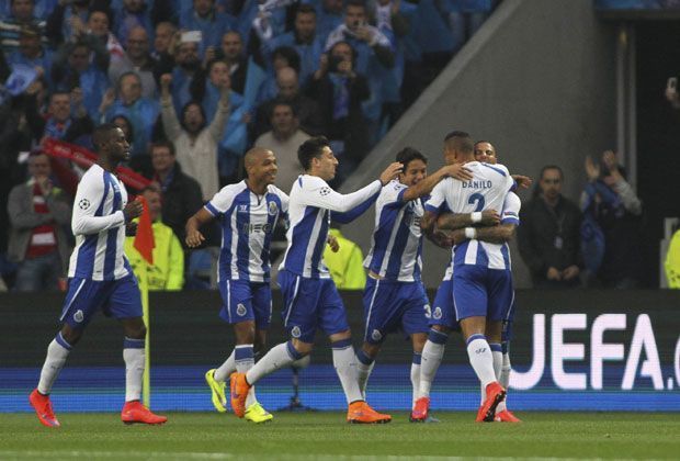 
                <strong>Lostopf Zwei: FC Porto</strong><br>
                Konnten die Bayern im Viertelfinale über weite Strecken ärgern und könnten durch die verpasste Meisterschaft in der Gruppenphase wieder auf die Münchner treffen.
              