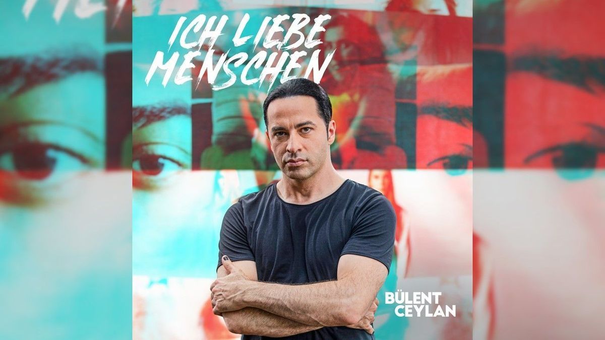 Comedian Bülent Ceylan kann auch Rockstar 