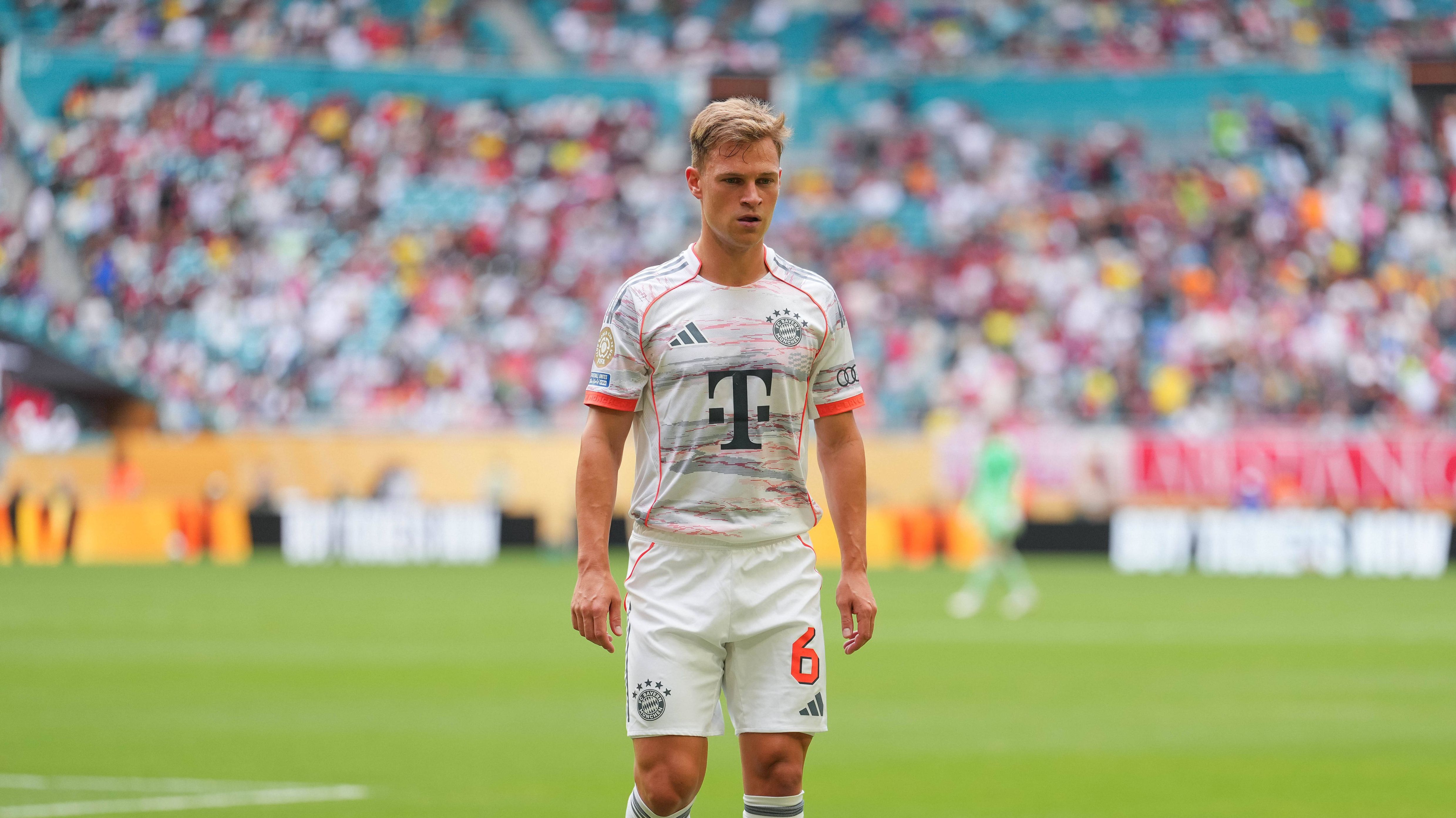 <strong>Trikotsponsoren der Bundesligisten in der Saison  2024/25</strong><br>Der FC Bayern soll einen neuen Mega-Deal mit der Telekom als Trikotsponsor abegschlossen haben. Trotz nun polkotierter 65 Millionen Euro jährlich kommen die Bayern nicht am Krösus der Trikotwerbung vorbei. Ein Team macht sogar noch mehr Geld mit Werbung auf seinen Dressen als der Rekordmeister. &nbsp;<em><strong>ran</strong></em> zeigt die Trikotsponsoren der Bundesligisten und wie hoch die Einnahmen der Klubs dadurch sind. Überraschung: Der BVB liegt dabei nicht in den Top 3! (Stand: 03. Juli 2025/Quelle: marketinginstitut.biz)