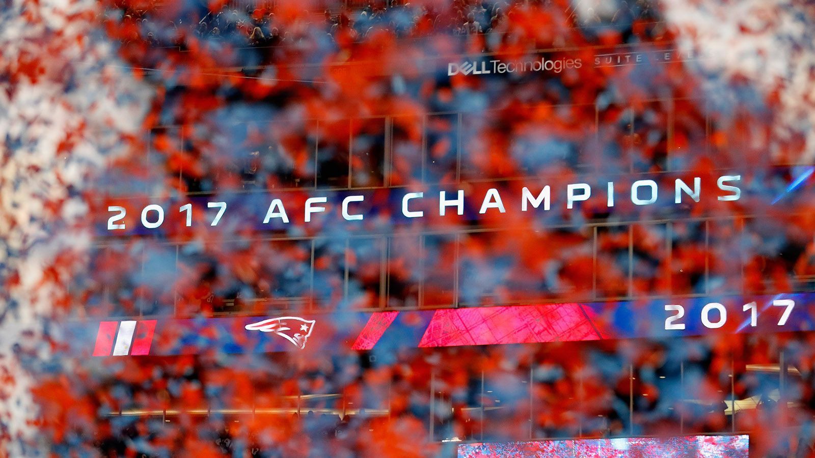 
                <strong>Conference Championship Game</strong><br>
                Wer auch die Divisional Playoffs übersteht, hat die Chance auf den Conference-Titel und damit verbunden den Einzug in den Super Bowl. Allein die Teilnahme am Conference Championship Game bringt jedem Spieler in dieser Spielzeit 54.000 US-Dollar (ca. 47.250 Euro) ein.
              