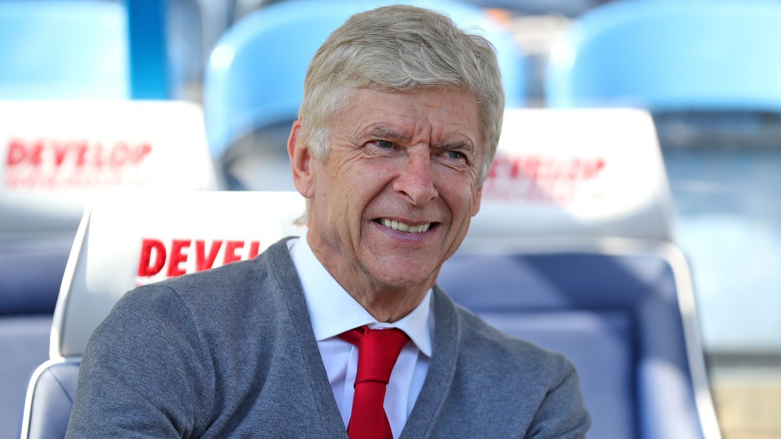 
                <strong>Arsene Wenger</strong><br>
                Der Franzose ist nach dem Ende seiner Arsenal-Ära einer der wenigen Top-Trainer auf dem Markt, die deutsch sprechen. Wenger versteht es wie kaum ein anderer, junge Talente zu fördern und weiterzuentwickeln. Allerdings hat der 68-Jährige keine Lobby beim DFB und bisher noch nie eine Nationalmannschaft trainiert. Wenger wäre auch aufgrund seines Alters kein langfristiger Kandidat.
              