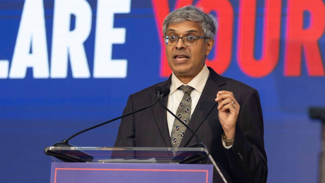 Bhattacharya machte besonders während der Corona-Pandemie von sich reden, jetzt bekommt er von Trump einen wichtigen Gesundheitsposten. (Archivbild)