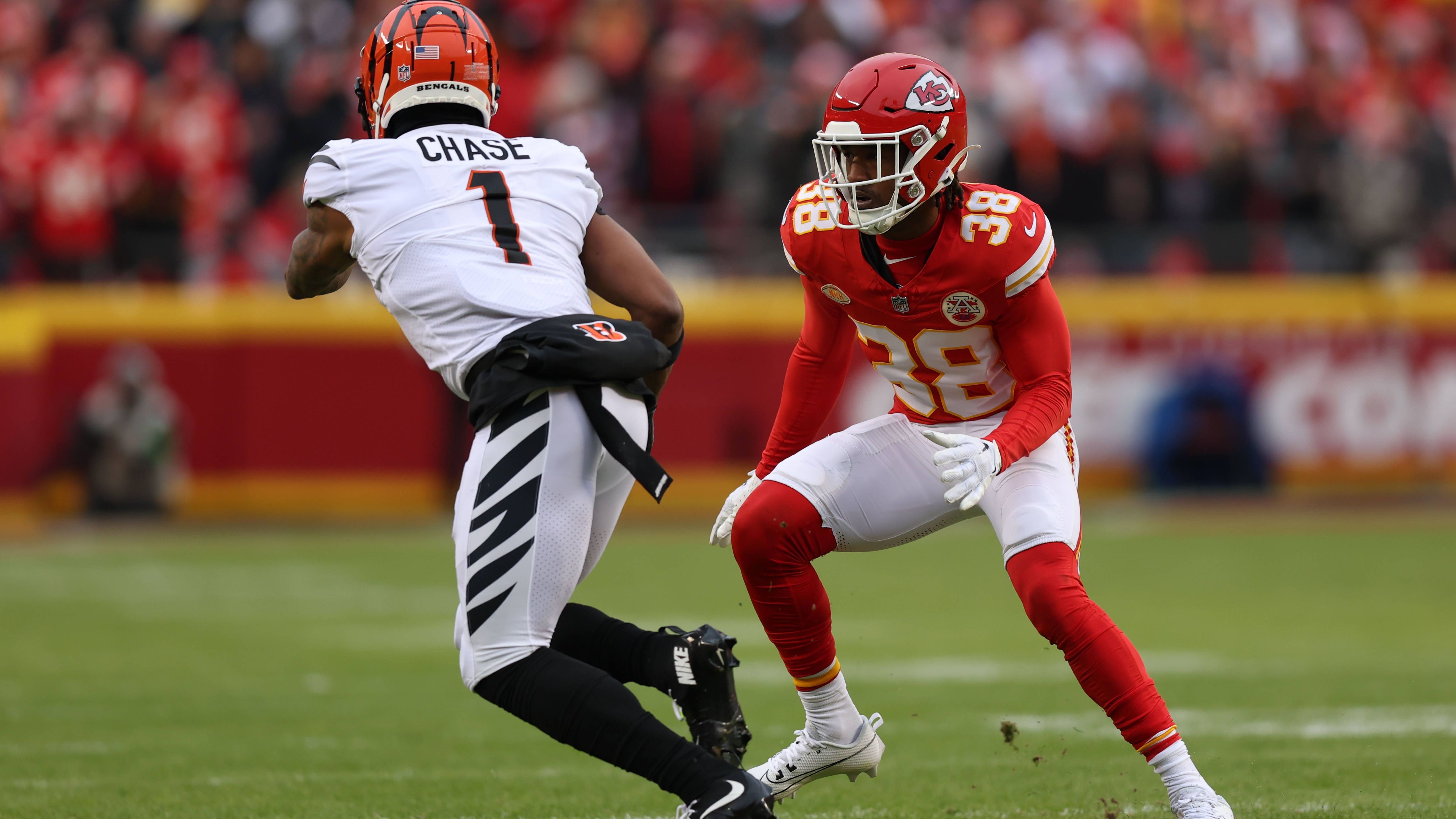 <strong>Ja'Marr Chase (Cincinnati Bengals)</strong><br>Die Lieblingsanspielstation von Quarterback Joe Burrow würde sich dennoch über einen neuen Deal freuen. Der Receiver knackte in seinen ersten drei Spielzeiten jeweils die 1.000-Receiving-Yard-Marke. Laut Head Coach Zac Taylor führe man bereits "sehr gute Gespräche".