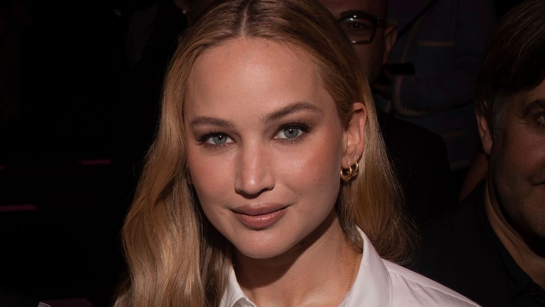 Sieht da etwas ein wenig anders aus im Gesicht von Jennifer Lawrence?