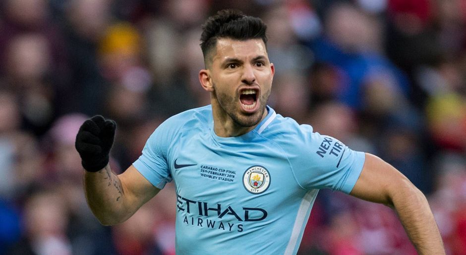 
                <strong>Angriff: Sergio Aguero (Manchester City)</strong><br>
                Trotz einiger verletzungsbedingter Pausen rangiert der Argentinier mit 21 Treffern in 25 Partien an Position drei der Torschützenliste. Der 29-Jährige, der erstmals in der Elf des Jahres vertreten ist, sucht fast immer selbst den Abschluss, ein Assist steht bisher noch nicht auf seiner Habenseite. 
              