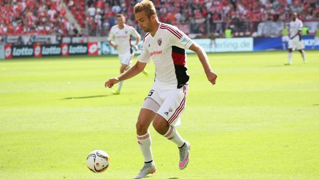 
                <strong>Lukas Hinterseer (FC Ingolstadt)</strong><br>
                Das Trikot von Lukas Hinterseer ist beim Aufsteiger aus Ingolstadt der Verkaufs-Schlager. Pascal Groß, Alfredo Morales und Moritz Hartmann sind ebenfalls beliebt.
              