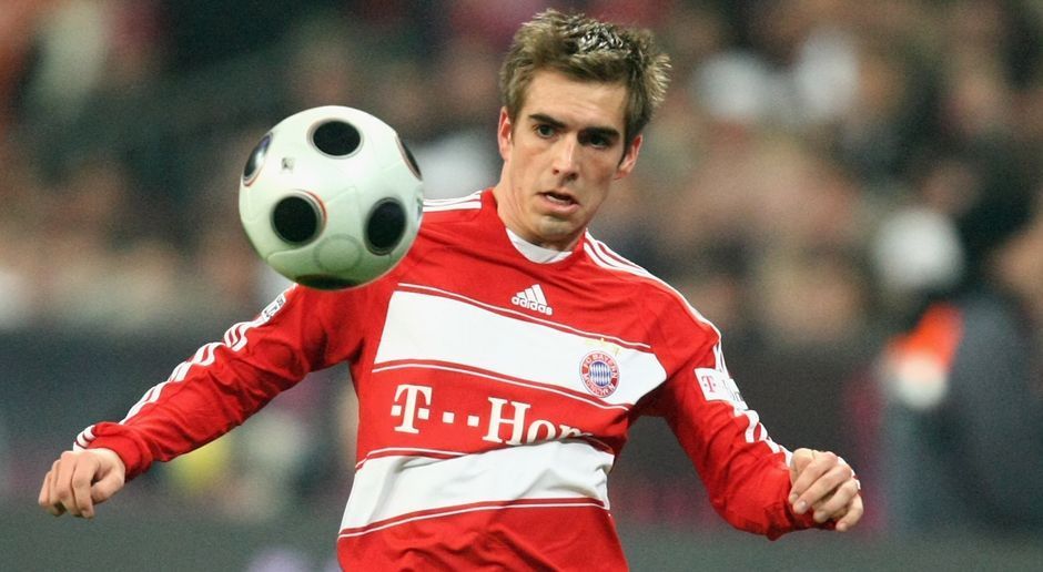 
                <strong>Linker Außenverteidiger: Philipp Lahm (86)</strong><br>
                Linker Außenverteidiger: Philipp LahmGesamt-Stärke: 86Verein: FC Bayern München
              