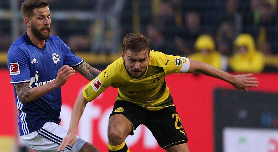 
                <strong>Marcel Schmelzer</strong><br>
                Während Guerreiro vorne wirbelt, sichert der Kapitän hinten ab. Das klappt zu Beginn ganz gut. Als Schalke in der zweiten Hälfte aber die Schlagzahl erhöht, ist Schmelzer hinten völlig überfordert. ran.de-Note: 5
              