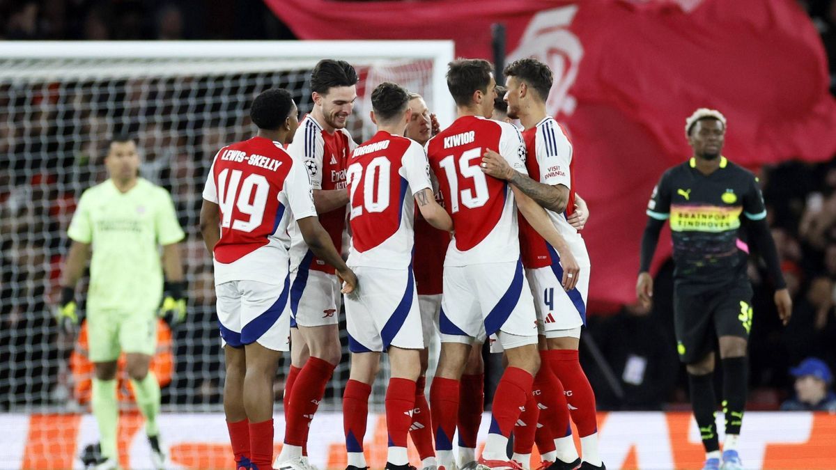 LONDON - Arsenal players celebrate the 1-0 during the UEFA Champions league match between Arsenal FC and PSV Eindhoven at Emirates Stadium on March 12, 2025 in London, England. ANP KOEN VAN WEEL UE...