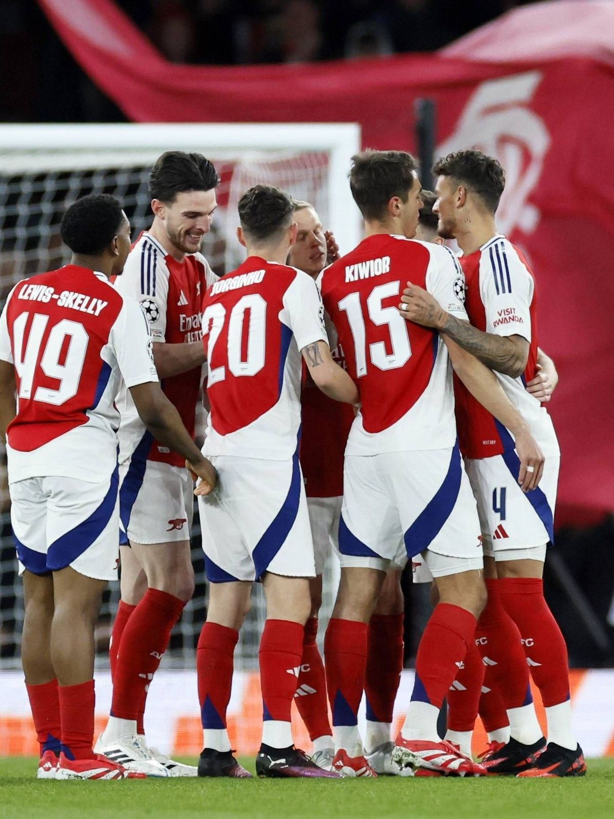 LONDON - Arsenal players celebrate the 1-0 during the UEFA Champions league match between Arsenal FC and PSV Eindhoven at Emirates Stadium on March 12, 2025 in London, England. ANP KOEN VAN WEEL UE...