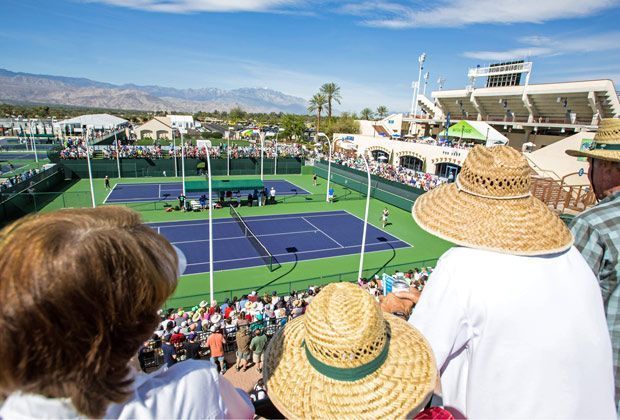 
                <strong>Großer Andrang</strong><br>
                Eindrücke vom Training: Roger Federer bereitet sich umgeben von vielen schaulustigen Fans auf das Turnier vor.
              