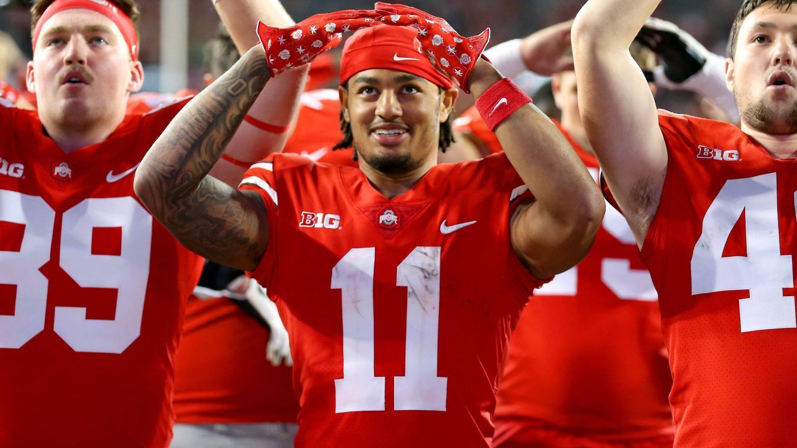 
                <strong>14. Pick: New England Patriots - WR Jaxon Smith-Njigba (Ohio State)</strong><br>
                "Bill Belichick kann keine Skill-Positionen draften" ist oft das Mantra, das dem 70-Jährigen anhängt. Allerdings ist Wide Receiver Jaxon Smith-Njigba zu gut um ihn an 14. Stelle nicht zu nehmen. Er ähnelt vom Spielstil her ein wenig JuJu Smith-Schuster und kann sowohl im Slot als auch außen, wo mit DeVante Parker und Kendrick Bourne geplant wird, gefährlich werden.
              