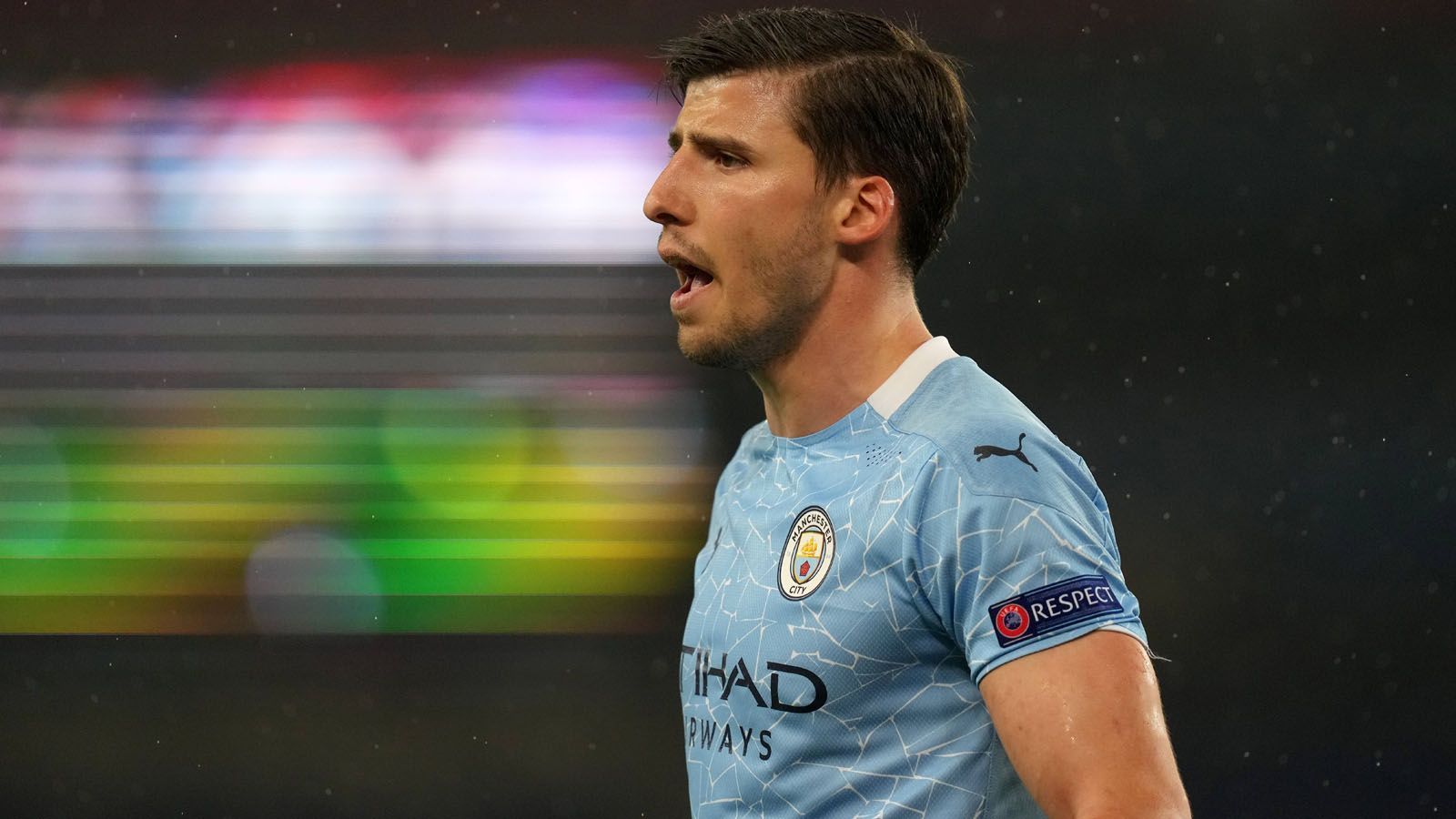 
                <strong>Verteidigung: Ruben Dias (Manchester City)</strong><br>
                Dias entsprang dem Nachwuchs von Benfica Lissabon und war ein absoluter Schlüsselspieler der 1. Mannschaft, bis er kurz vor dem Ende der Transferperiode Ende September 2020 für eine Ablöse von 68 Millionen Euro nach Manchester wechselte. Bei City war der Portugiese in der Innenverteidigung von Anfang an gesetzt.
              