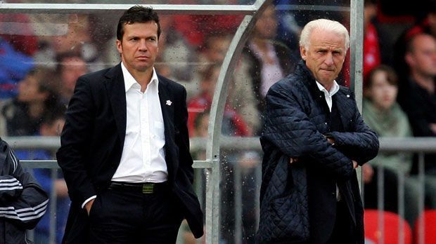 
                <strong>Lothar Matthäus anno 2006</strong><br>
                Die Tracht tauschte der gebürtige Franke nach dem Ende seiner Spielerlaufbahn gegen den Anzug ein. Als Trainer war er jedoch bei seinen zahlreichen Stationen relativ erfolglos. Auch als Co-Trainer von Giovanni Trappatoni bei Red Bull Salzburg blieb er nur ein knappes Jahr im Amt.
              