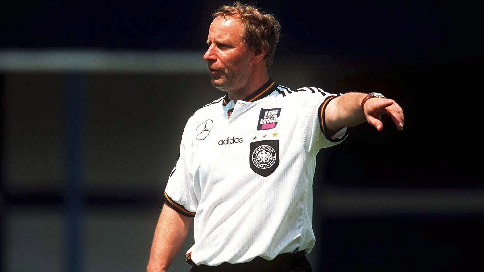 <strong>Berti Vogts</strong><br><strong>Alter beim Debüt:</strong> 43 Jahre, acht Monate<br><strong>Debüt als Bundestrainer:</strong> Portugal - Deutschland 1:1 (29. August 1990)