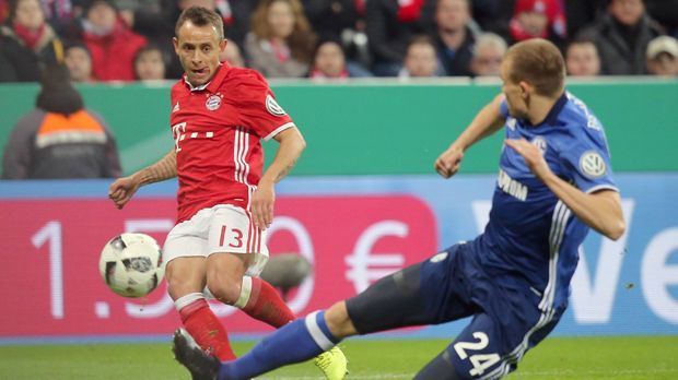 
                <strong>Rafinha (FC Bayern München)</strong><br>
                Rafinha (FC Bayern München): Überraschend für Lahm in der FCB-Startelf. Rechtfertigt seine Nominierung von Beginn an mit einer beherzten Vorstellung. In Halbzeit zwei nicht mehr ganz so aktiv, aber das muss gegen dieses schwache Schalke auch gar nicht sein. ran-Note: 3
              