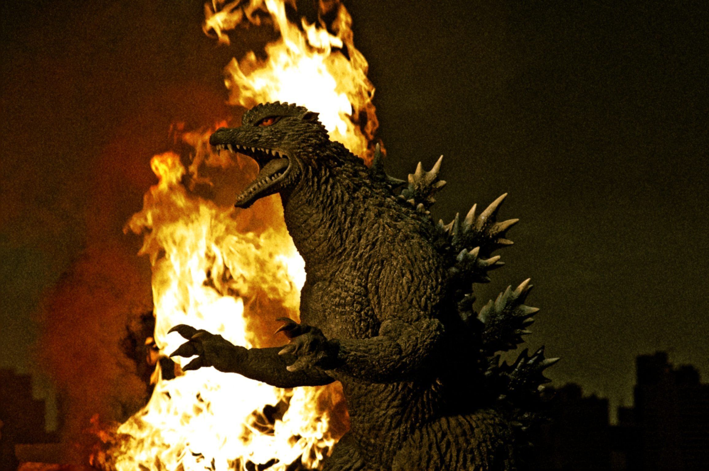 In "Godzilla: Final Wars" wächst Godzilla auf die doppelte Größe an und bekommt deutlich spitzere Rückenplatten verpasst.