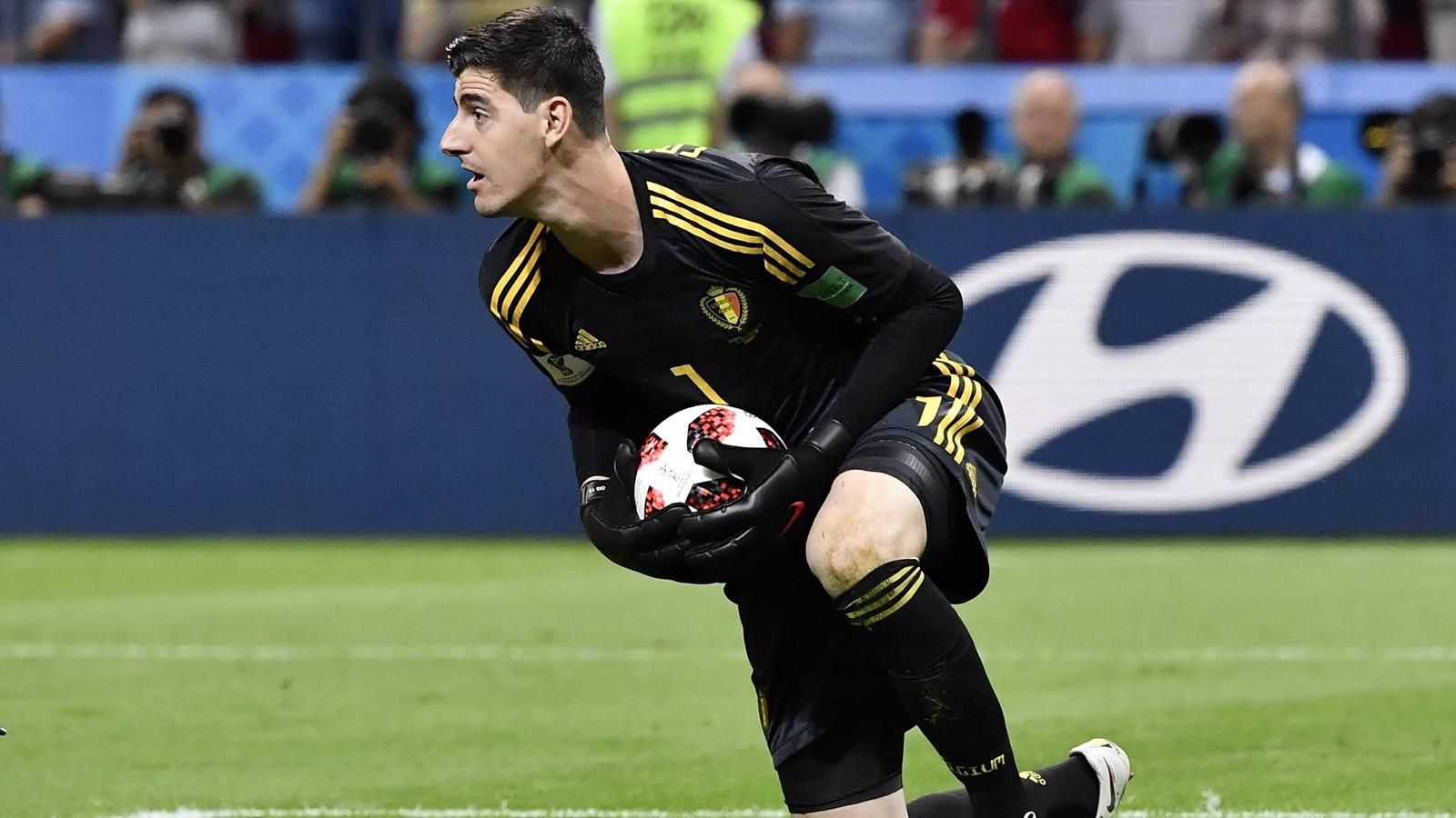 
                <strong>Courtois (Belgien)</strong><br>
                Thibaut Courtois erwischt einen Sahnetag: Der belgische Torhüter ist immer zur Stelle, wenn der Ball in seine Nähe kommt. Hinzu kommen mehrere Glanzparaden, wie in der 37. Minute, als er nach starkem Schuss von Philippe Coutinho wunderbar rettet. Einzig das Gegentor durch Renato Augusto trübt sein Spiel ein wenig. ran-Note: 1
              