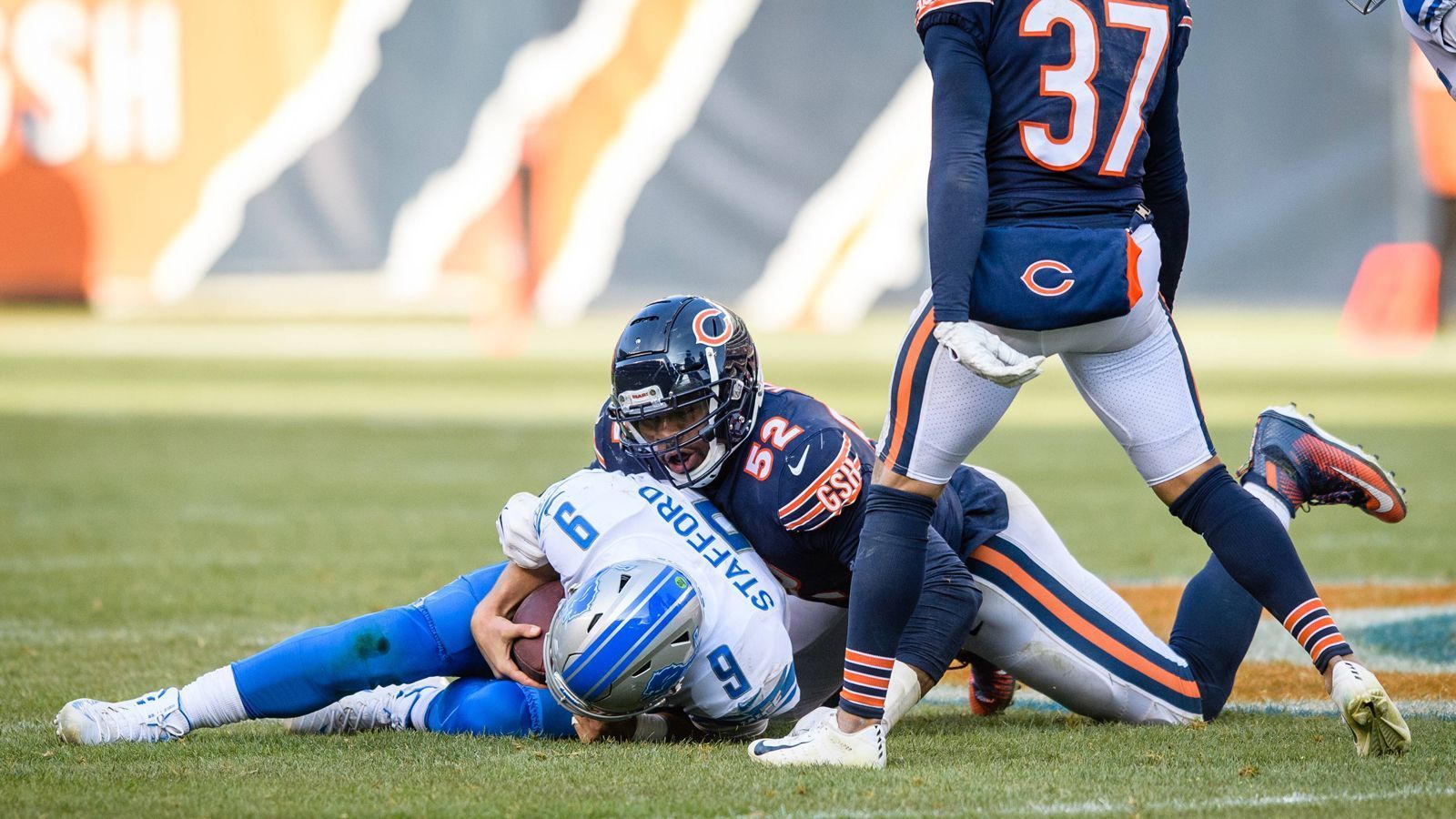 
                <strong>Chicago Bears at Detroit Lions</strong><br>
                Auch die Detroit Lions empfangen zum Auftakt mit den Chicago Bears einen Division-Rivalen. "Ich setzte auf die Bears, weil Khalil Mack Stafford im Griff hat", erläutert Stecker.
              