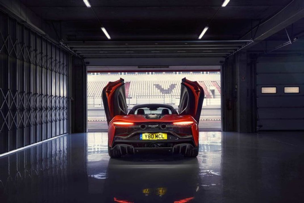 England unter Strom: Erster Hybrid-Sportwagen von McLaren